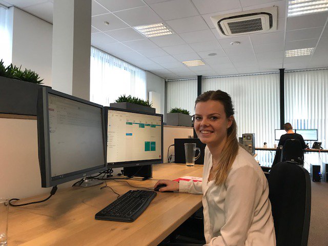 jem_id's tweet photo. Maak kennis met onze nieuwe stagiaire! Tess Knijnenburg zal ons komen versterken in het marketing team. Welkom Tess! https://t.co/bYyyfWnypI