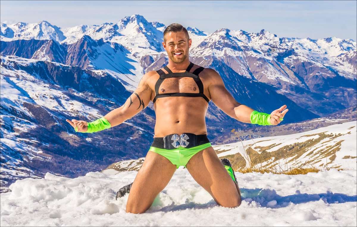 3Vallees_france's tweet photo. Europe’s Biggest ‘Snowmosexual’ #LGBT Wintersports And Music Festival Turns 10 https://t.co/jrlFd6werp #lesmenuires #EGSW2018 https://t.co/P2lBlSduQd