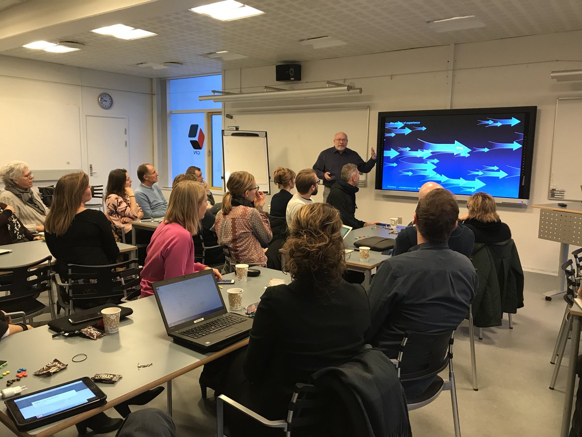 haasekirsten's tweet photo. @rankinw “The #learningproces is a fracal Nature” @gladsaxe schoolleaders learning about the meaning of content, community and content when unfolding #student #learning https://t.co/kAUlN1SRkG