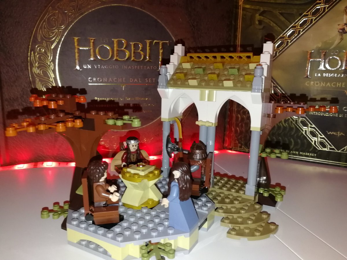TolkienBooks1's tweet photo. Nuovi acquisti :) #tolkien #TolkienCollection #LEGO https://t.co/GZbqBTLz5Y