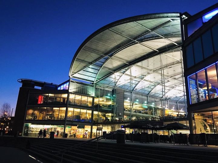 enjoynorwich's tweet photo. Short dark days aren’t always that bad... beautiful #Norwich at dusk ✨ 

A little #MondayMotivaton 😊 https://t.co/sqR2hrOUoI
