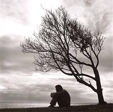 :
.
🍃

عقب الغـلا قالت عـلامك تغيّرت
 صمتك يثير الشّك والشوق بارد