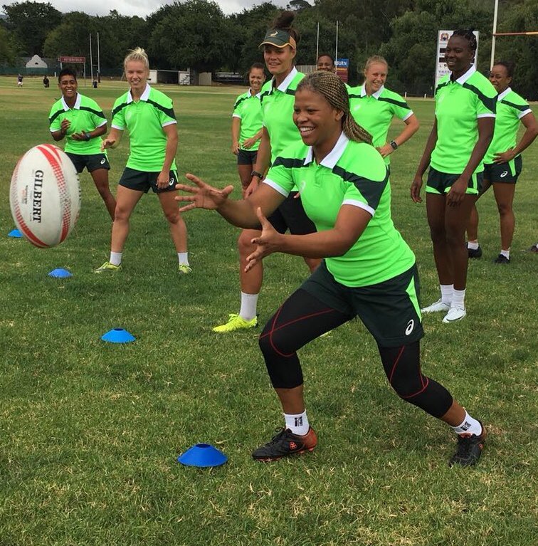 WomenBoks's tweet photo. These hands are made for passing, thats what they are for..... @pauldelport9 @JohnoMeintjes @ChaneStadler https://t.co/mdmZRItytC