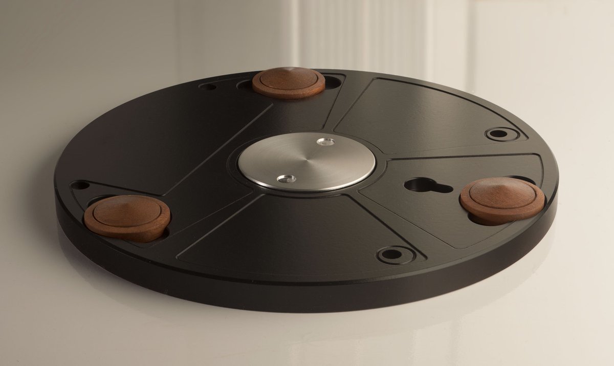 WheelbyMiniot's tweet photo. It’s new feet make #recordplayer #Wheel by #Miniot fly! Inside each foot, magnets create an air spring. #hifi #vinyl https://t.co/QTeTWRBUU4
