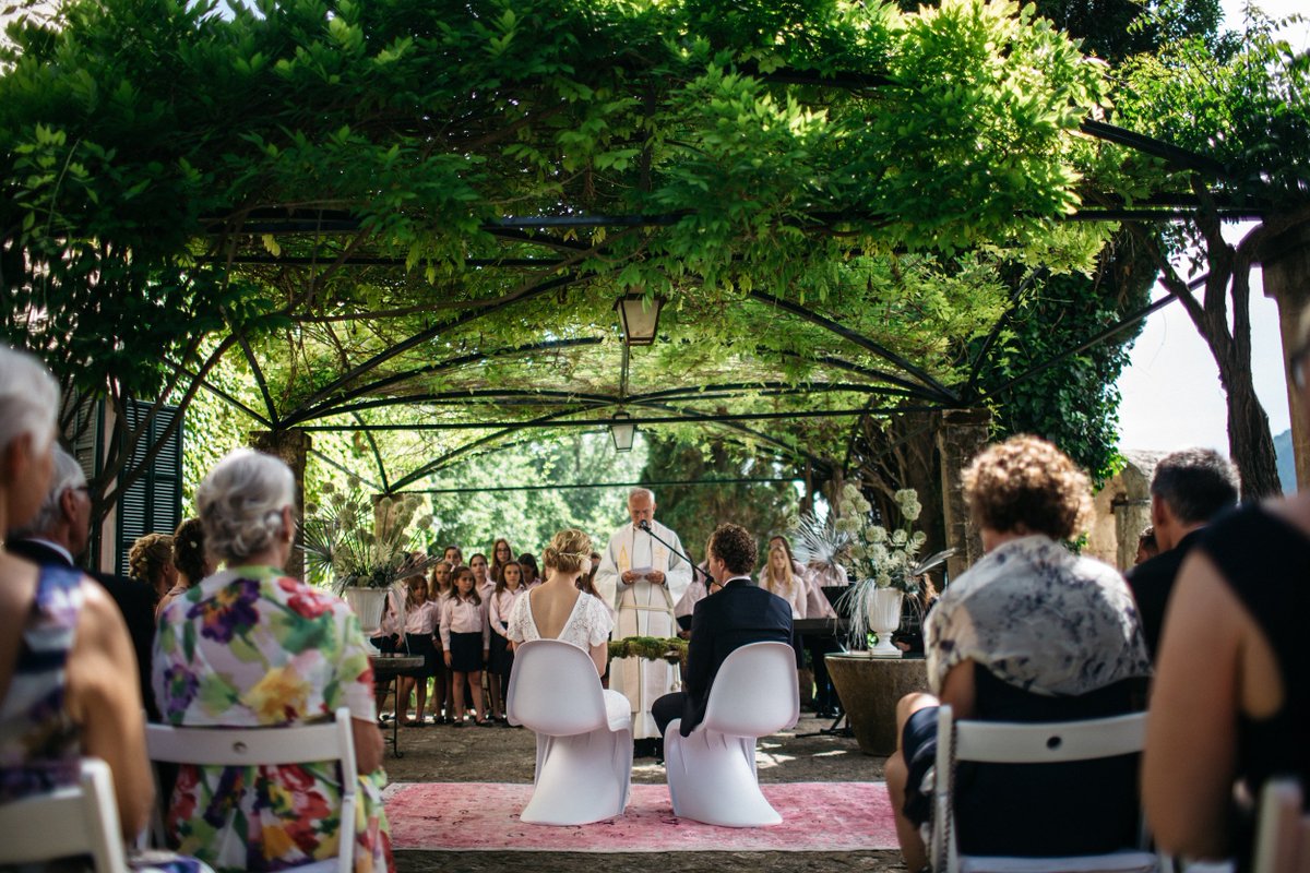 FABeventsLAB's tweet photo. Zum Start der Woche ein Augenschmaus der romantischen Trauung von M&O auf Mallorca 😎❤️ ... Schöne Woche! ... #Hochzeit #Mallorca #Hochzeitsplaner #Hochzeitsplanung #FABeventsLAB https://t.co/ydtQO9v2It
