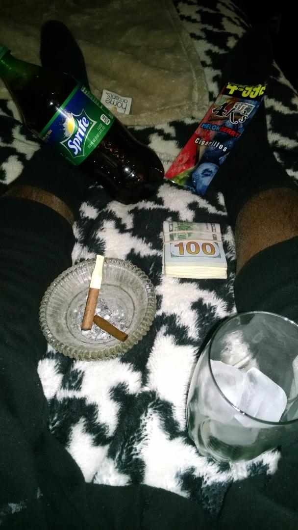 ScarfaceYola's tweet photo. Loooong night... ,🔥🌿🍇💦 https://t.co/71XAmpjLVO