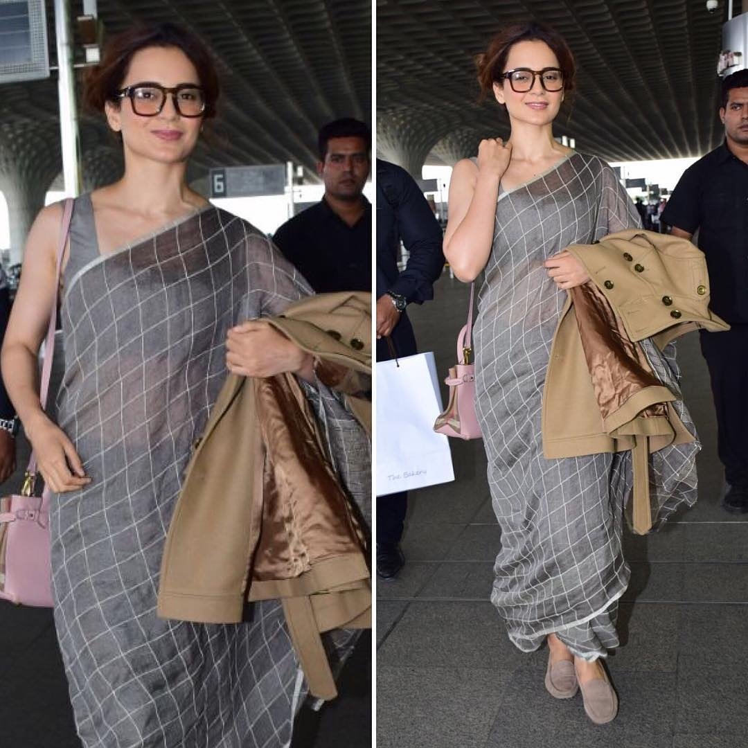 KanganaTeam's tweet photo. #KanganaRanaut  leaves for Bikaner schedule of #Manikarnika, an epic based on the life of Jhaansi Ki Rani. She will commence shooting tomorrow.

Image Credits - @manav22

#AirportDiaries #Fashion #OOTD #Saree #AirportFashion #StyleFile #Stunner https://t.co/NlkSqAj796