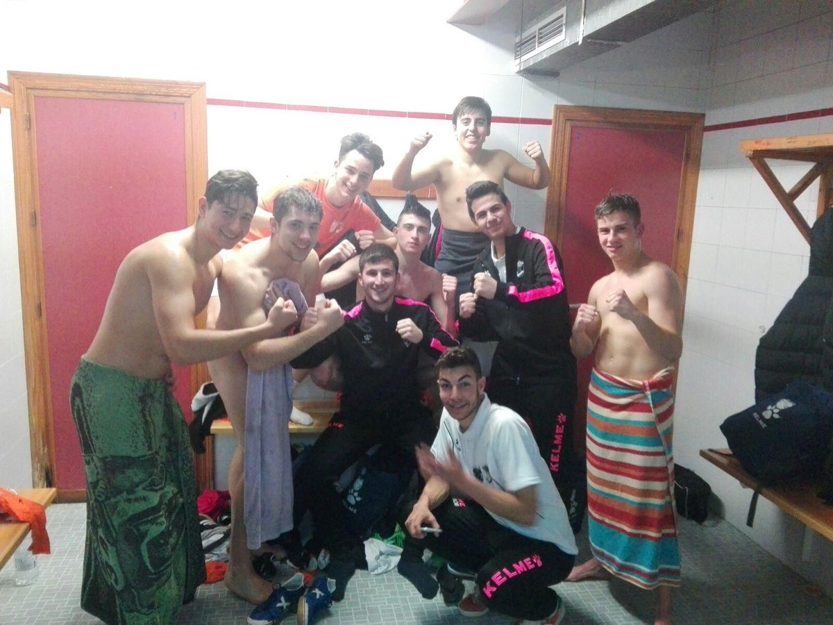 muleo1's tweet photo. Gran victoria del equipo ayer en elche.Creimos hasta el final.Enhorabuena a todo mi equipo por el esfuerzo.@MolinaFutsal @a2ArnauAbogados @ https://t.co/xsTE9kurQ6