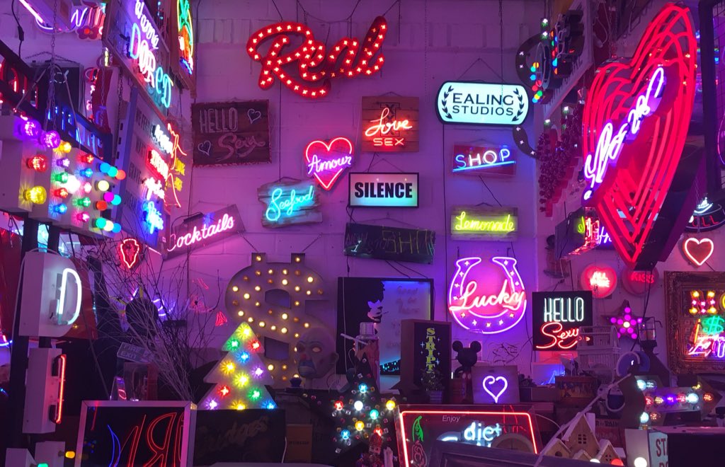 Ro_Scanlon's tweet photo. Made walking through the snow worth it @GodsOwnJunkyard https://t.co/VC93YW1EPD
