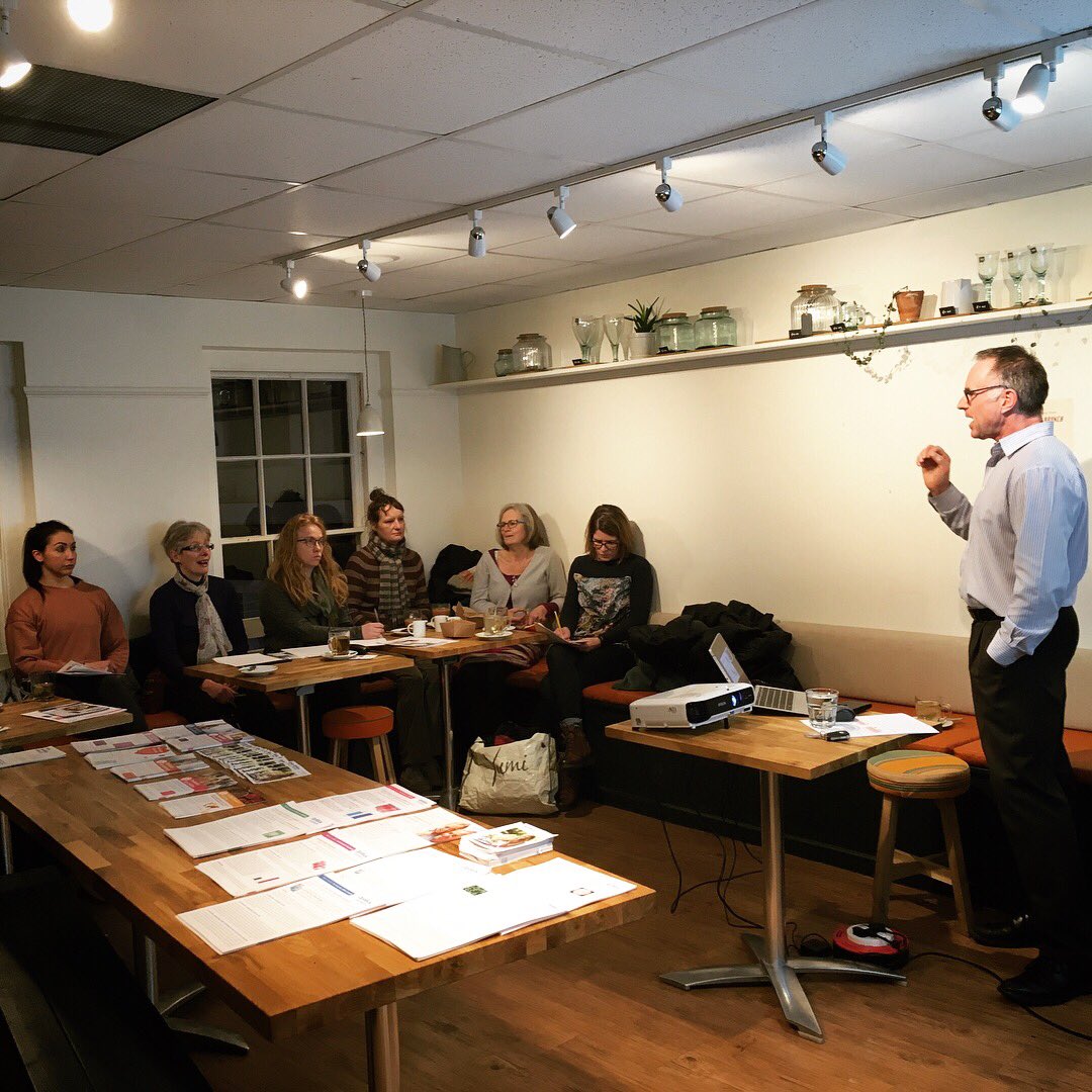 NaturalStoreFHS's tweet image. Big thanks to probiotics specialist, Norman Brown, of @optibac for hosting a fabulous evening delving deep into the world of gut health. Tonnes of great information to encourage a healthy micro-biome and a brilliant Q&amp;amp;A 😀✨🥗 #LoveNatStore #OptiBac #NormanBrown #LoveYourGut