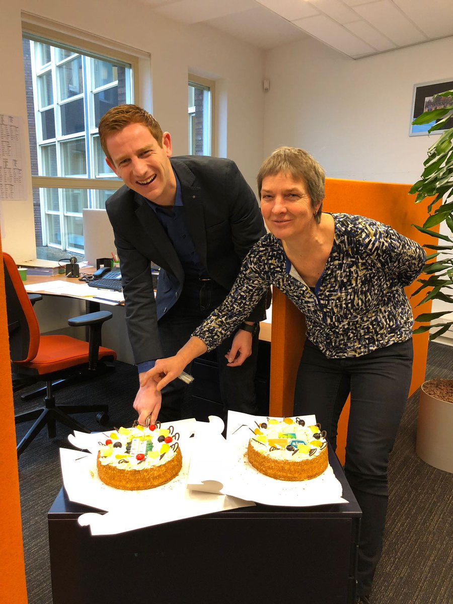 SIMgroep's tweet photo. Een nieuwe mijlpaal! @Gemeente_Veere heeft de primeur met onze #SIMkcs oplossing. Een mooie samenwerking van @SIMgroep, @HowAboutYouNL en @Gemeente_Veere en @gem_Beverwijk Meer weten? https://t.co/0yvvdlEYdn #KCC #toekomst #digitaledienstverlening https://t.co/QlCIfTBGWx
