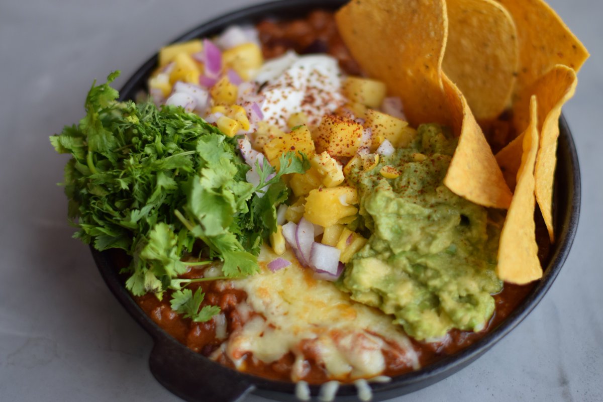eastafternoon's tweet photo. It's #MeatFreeMonday – the recipe for my easy Vegetarian Chilli with corn chips, guacamole &amp; pineapple salsa will be up soon on https://t.co/8U59PLPmKj  (P.S. it can be adapted for vegan eating too!) https://t.co/syZnJdzmjC