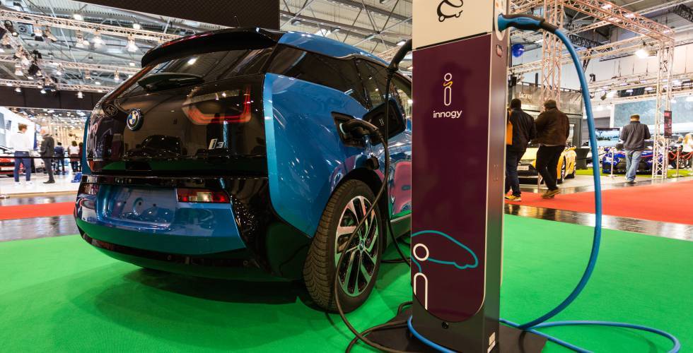 AVVEinfo's tweet photo. Las automovilísticas redoblan su apuesta por el #VehículoEléctrico https://t.co/4UKWxia24B #AVVE https://t.co/LZMRnK37Fb