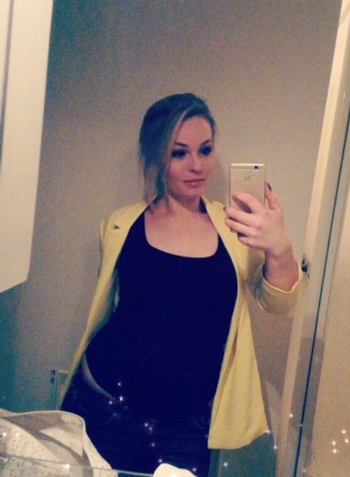 #BIRTHDAYGIRL turning 27 😃 "We are adults now. When did that happen? And how do we make it stop??" Celebrating<a href="/tag/birthdaygirl"class="tags">#BIRTHDAYGIRL</a><a href="/tag/dkwebcam"class="tags"><span>#dkwebcam</span></a>