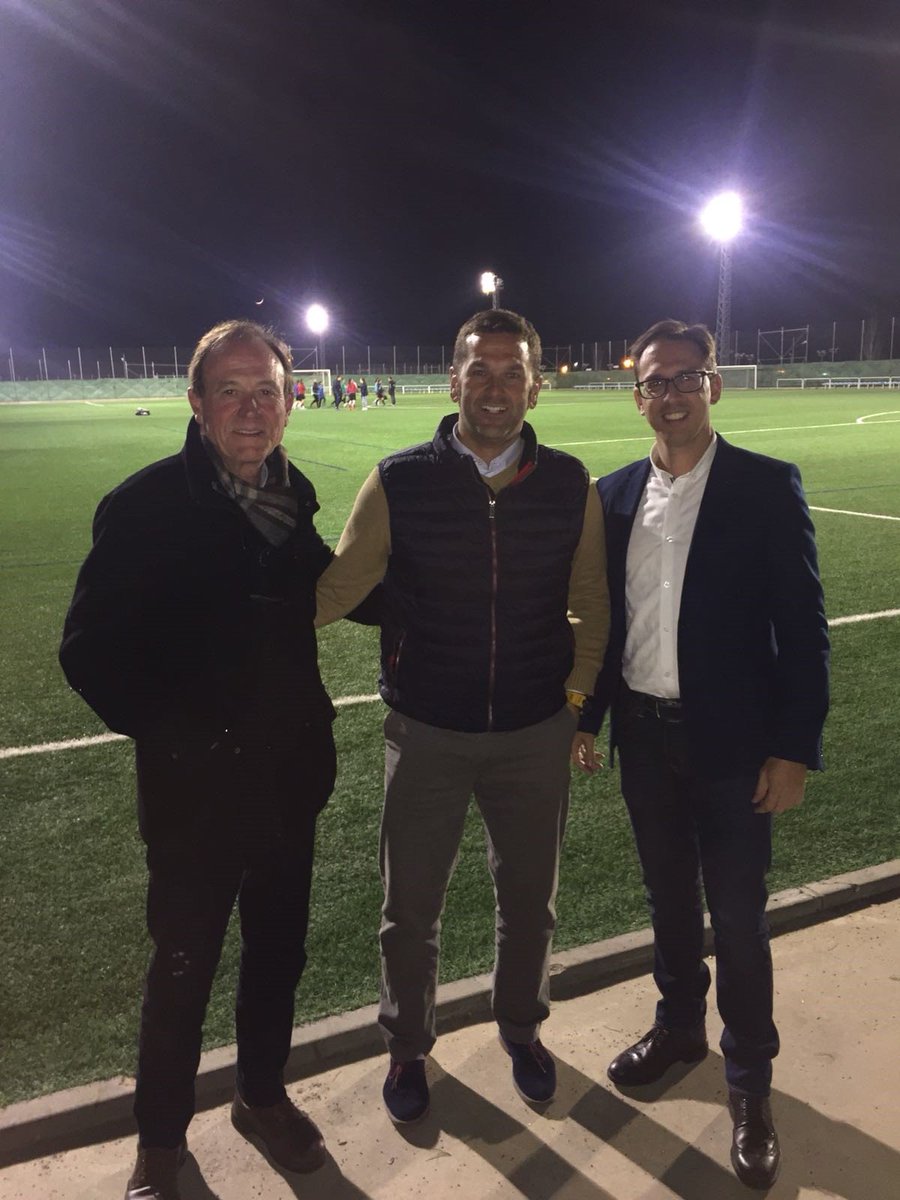 Cafdsocial's tweet photo. La @FADSinforma y @FEDSdeportes  se reunieron con @AytoPozoblanco y el @CDPOZOBLANCO para organizar la concentración y los entrenamientos de la  de la Selección Española a partir de marzo en #Pozoblanco y el partido que jugará contra Selección de #Ucrania en abril. 
Mucha suerte! https://t.co/HzDUh7rl6m