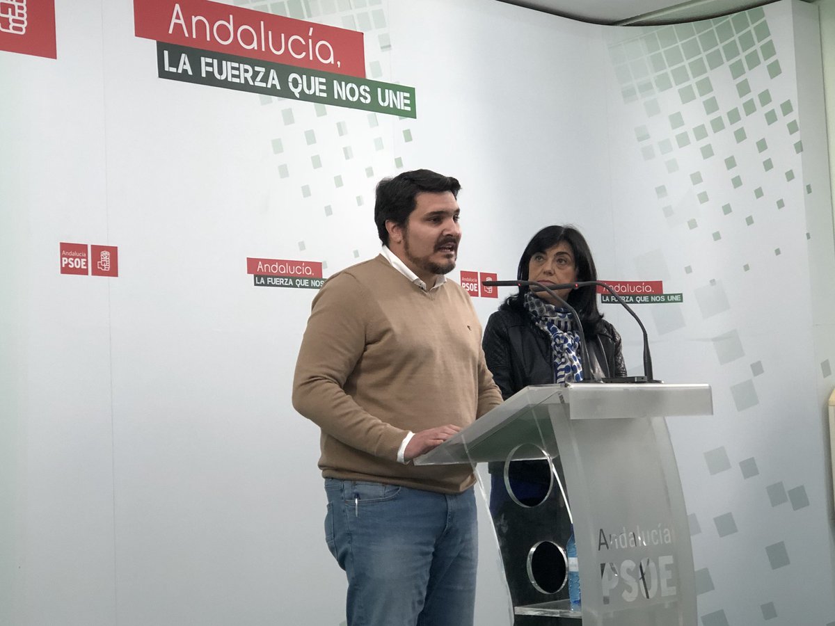 “Han querido conseguir en los tribunales lo que no han podido ganar en las urnas”, rueda de prensa para explicar la absolución de Manolo Lozano en el caso del Tanatorio.