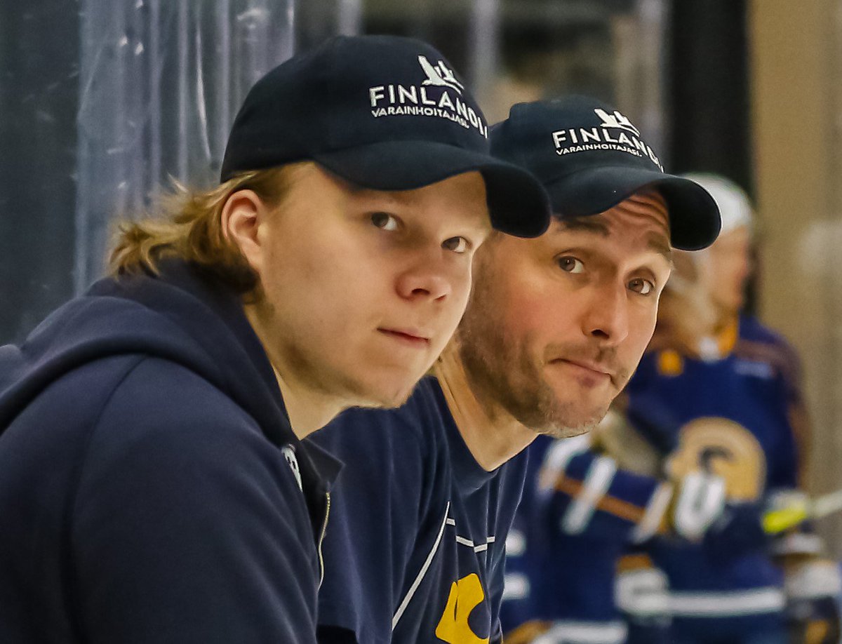 euhockey's tweet photo. Hyvää alkanutta viikkoa!
Tällä viikolla on ohjelmassa kolme ottelua.
Ke 24.1. @LeKiMestis kotona 
Pe 26.1. @KeupaHT vieraissa ja 
La 27.1. @HermesKokkola kotona.  
Alle 15v ilmaiseksi.  Aikuisille edulliset ennakkoliput täältä: https://t.co/EMUZqLVvue https://t.co/wawG9gPvY3