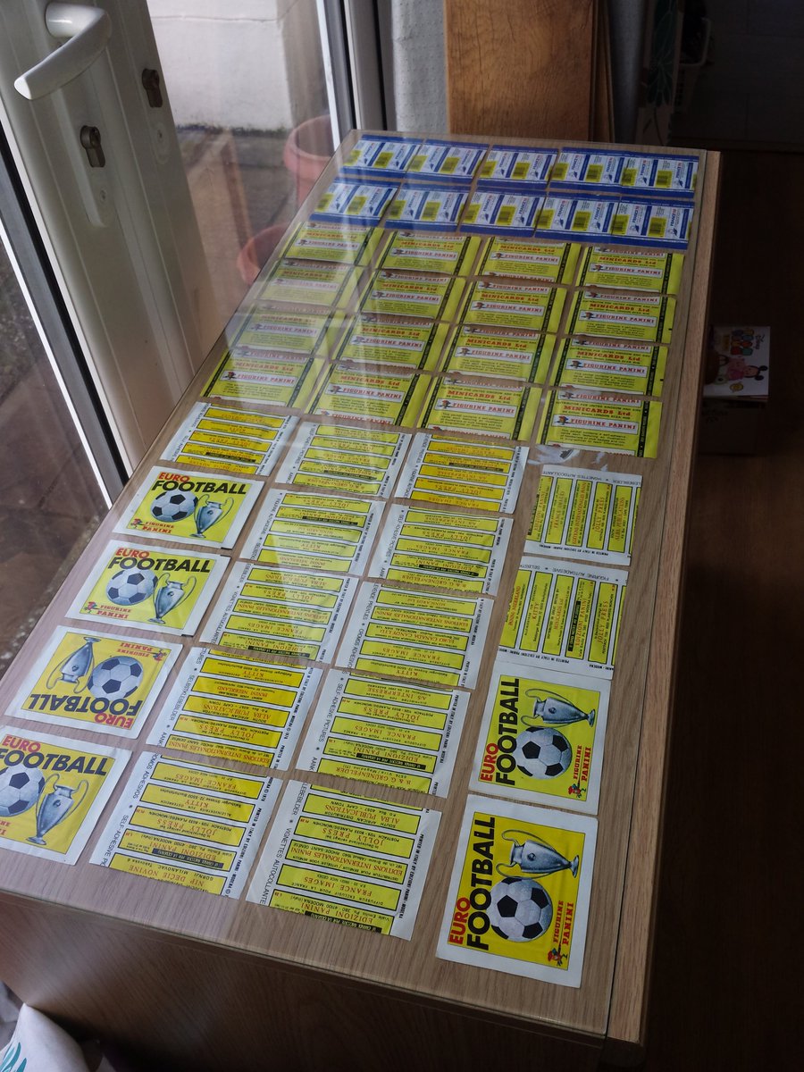 retrofootystickers tweet media