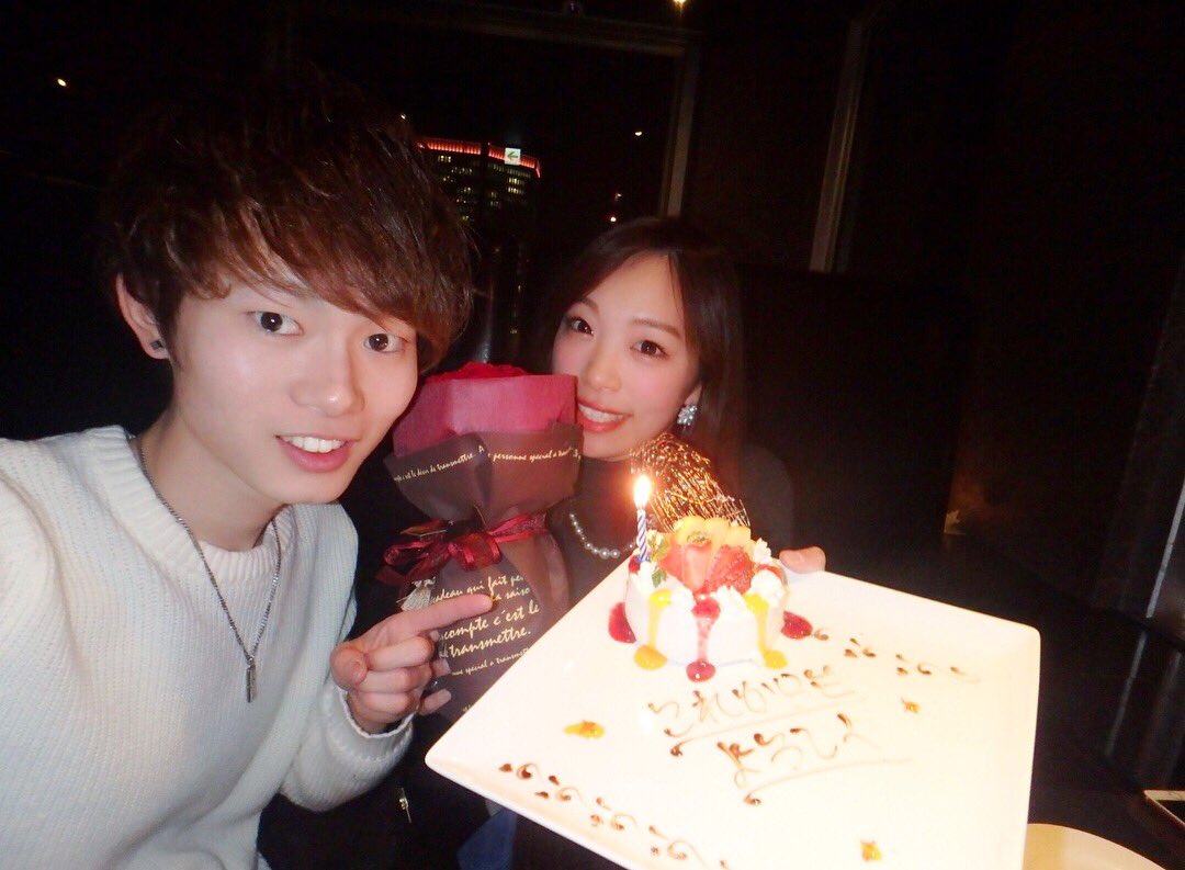 p_p444's tweet photo. ご報告ㅤㅤ
2018/01/22
本日入籍しました！
高3から付き合って約5年，
色々ありましたが夫婦になることができて幸せです。今まで沢山の人に話しを聞いてもらったり支えてくれたり本当に感謝しかないです。これからは夫婦として何事にも頑張って行きたいと思ってますので応援の方よろしくお願いします😊 https://t.co/Jiprc30XfM