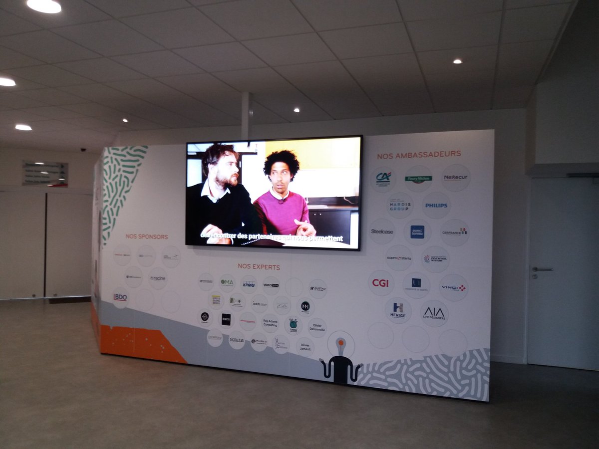 BreillatEstelle's tweet photo. Découverte du @villageCAav par le #service #marketing @Edycem_Beton @JDesmier_Edycem @BreillatEstelle. Magnifique lieu de #créativité. https://t.co/f88cDquAlN