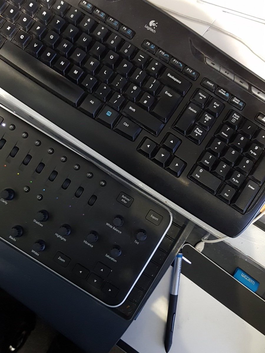 GanderPhoto's tweet photo. Large parts of today are all about editing. I spend lots of time in #lightroom and need the process to be simple and efficient @Loupedeck combined with @wacom tablet help me do just that
#loupedeck #professional #adobe #lightroommagic #photographer #photoshop #photography https://t.co/m1MEFA5lJV