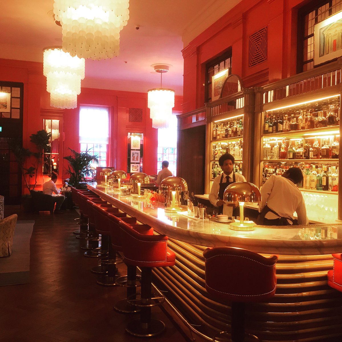 BehindEveryBoss's tweet image. Love the new look of the Coral Room @ The Bloomsbury. Beautiful semi private area avail for cocktail parties!