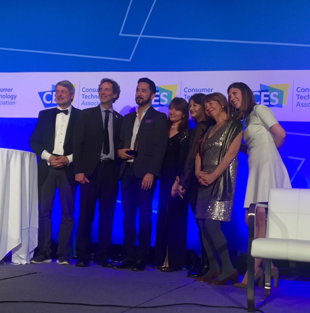 MergeVR's tweet photo. We are excited to be named as a 2018 KAPi Award winner for #MERGECube at #CES2018!
https://t.co/CMUz6gN2YM
#KidsatPlay #AR #VR #KAPiAwards https://t.co/HjjpYudKEZ