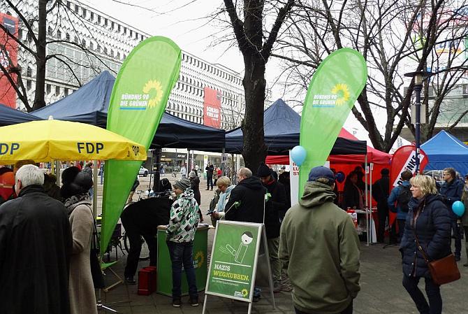 Grüne #Magdeburg sammelten auf der <a href="/DemokratieMeile/">Meile der Demokratie</a> für #Miteinander e.V. - gruene-magdeburg.de/start/titelsei… #mdd18 #md20jan