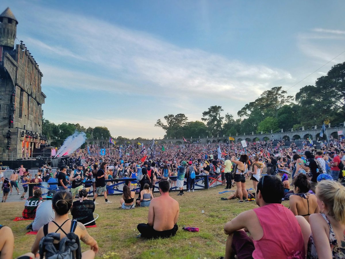 CrescendoCinema's tweet photo. Show some love on Instagram. 
#joyryde #middlelands

https://t.co/VsPH2d54Vp https://t.co/F0MT5kguPb