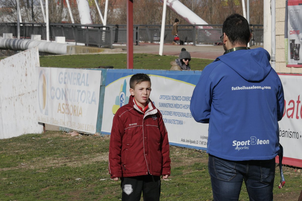 futbolbaseleon's tweet photo. ⚽️⚽️ Vuelve el #PartidodelaJornada 
Ayudanos a elegir el de esta jornada

RT @CDEjido - @CD_Loyola  - Alevin
FAV @cdlavirgen - @AtcoBembibre  - Cadete
¿Quién será el elegido en esta ocasión? En vuestras manos queda 🤲🤲🤲 #leonesp https://t.co/l2qm1PZHdM