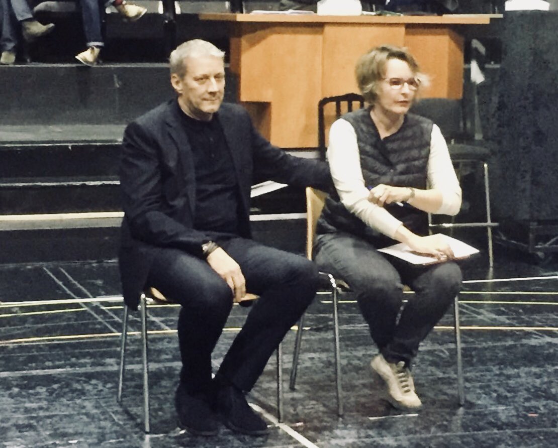 TeatroZarzuela's tweet photo. Esta semana va como la bala 💨
El #ProyectoZarza hoy con José Masegosa (canto) y Natalia Menéndez (Teatro).
#workinprogress 👌👌 https://t.co/Ac24GzlLKz
