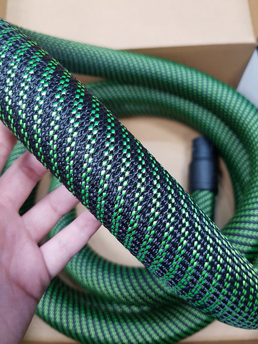 sortandtorque's tweet photo. Who else is loving these new @Festool_GB hoses?! #likeasnake #smooth #brandnew #getsorted #sortandtorque #guildford #tradecounter #festooluk #festool #dustfree #dustextraction https://t.co/e1CjgmFl6k