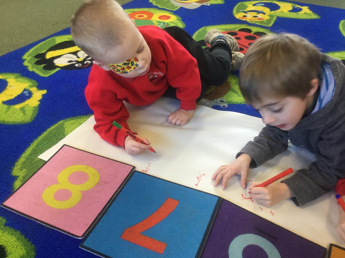 ashclass_TIS's tweet photo. Representing numbers in different ways #EYFS #EYtalking https://t.co/xV1aCSryzO