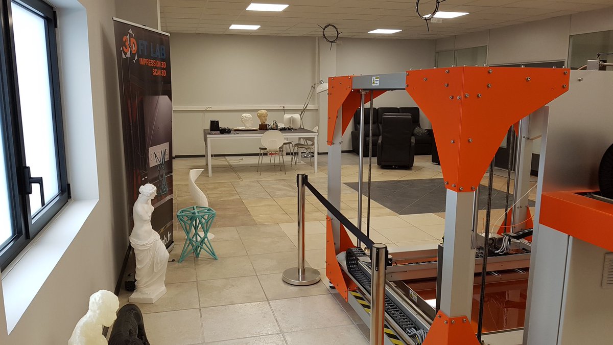 SantoPetranto's tweet photo. Nouveau local de #3DFTLAB 
pour la #BigRepOne 
Bienvenue à #Bailleul dans les #HautsdeFrance 
#Impression3d #3DPRINTING https://t.co/qRwaXDJMoX