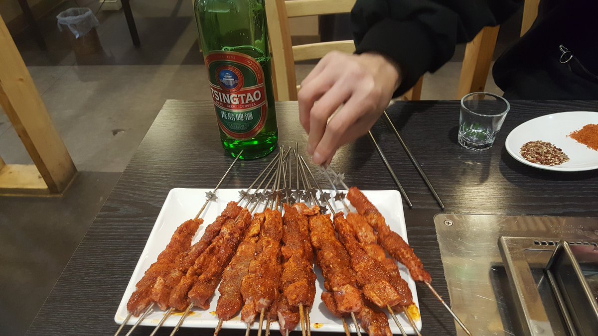 FD98847585's tweet photo. 양꼬치 못먹엇었는데..
이녀석 때문에 먹게 된  ㅋㅋ
맛있다♡  맥주도! https://t.co/nLf70xNf8F