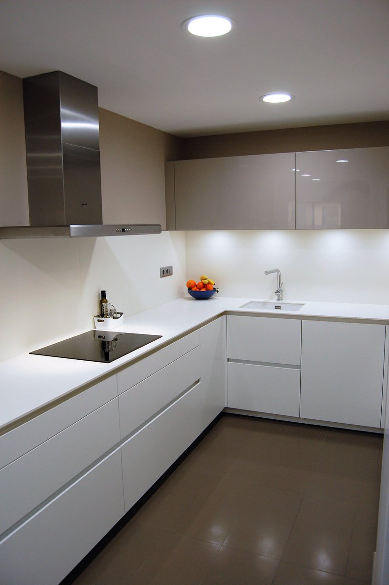 1CUINA's tweet photo. Reforma de cocina, mobiliario de Santos. #cuina1 #disseny #espacios #santos #neolith #muebles #reformas https://t.co/MGfFnF6CvG