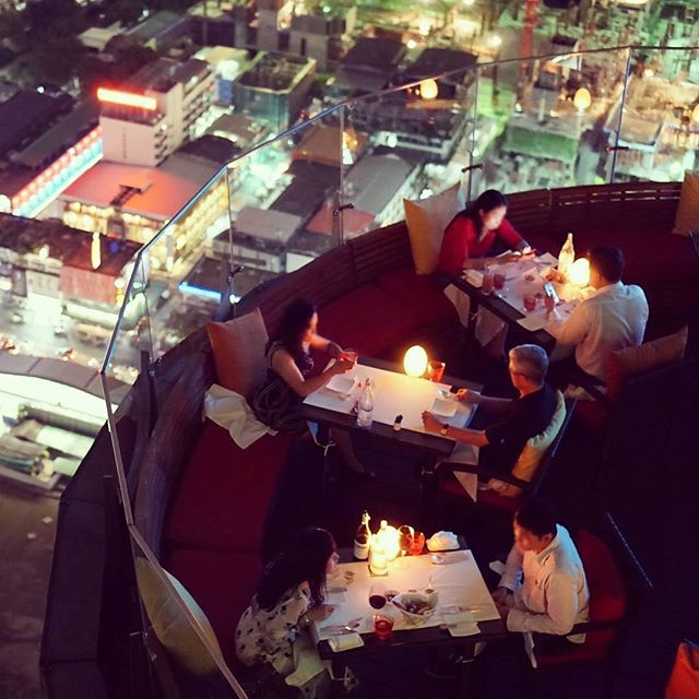 RedSkyBKK's tweet photo. Dine in #altitude with #attitude 👌
#Ontopoftheworld
📷@kdumrongkiat https://t.co/pflWUZuudm