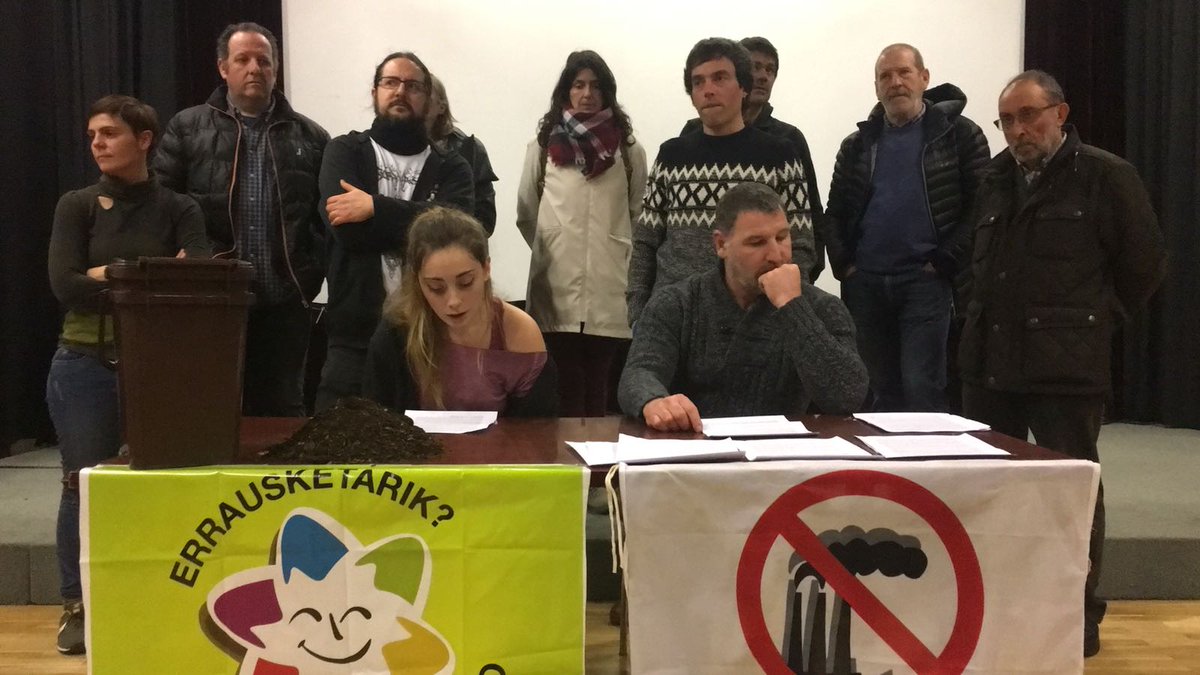 Pasaiako 280 herritarrek alkateari: "Birziklapena 20 puntuz jaitsi duen kudeatzaileak kargutik kanpo beharko luke"
argia.eus/blogak/zero-za…