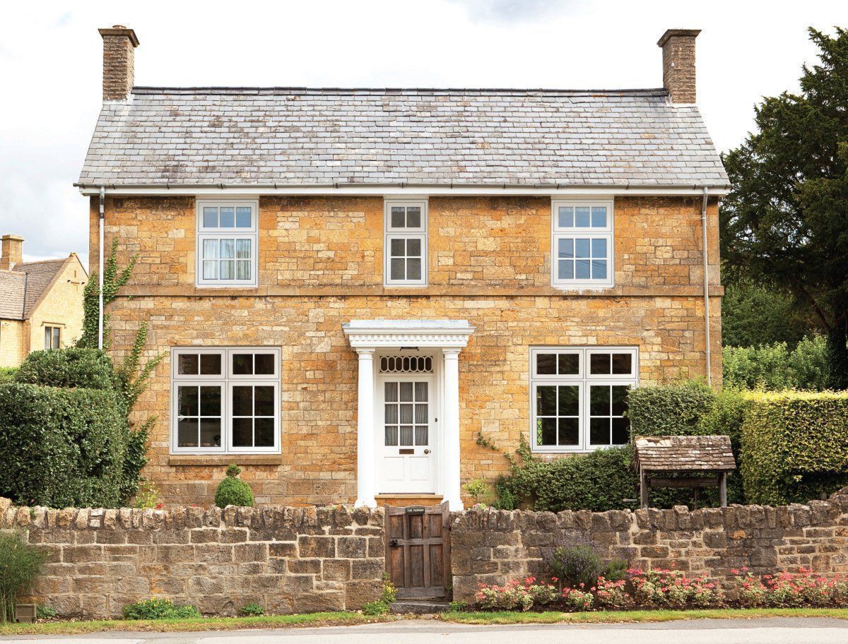 Read more about the stunning #Flushsash windows on our website buff.ly/2DRU99q ... perfect in Cumbrian homes #cumbria #upvcwindows