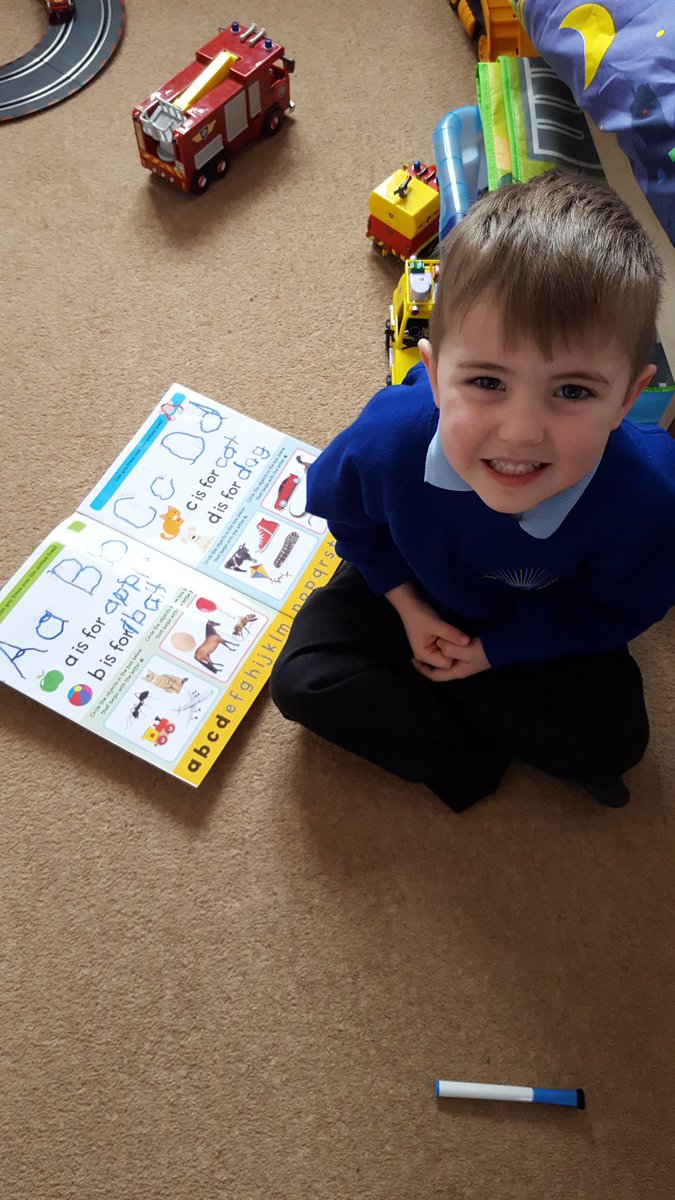 katyloufreebush's tweet photo. @CanaryClass found brax in his bedroom doing some writing. #wantstolearn #cleverboy #proudmummy https://t.co/NoIskh3XcR
