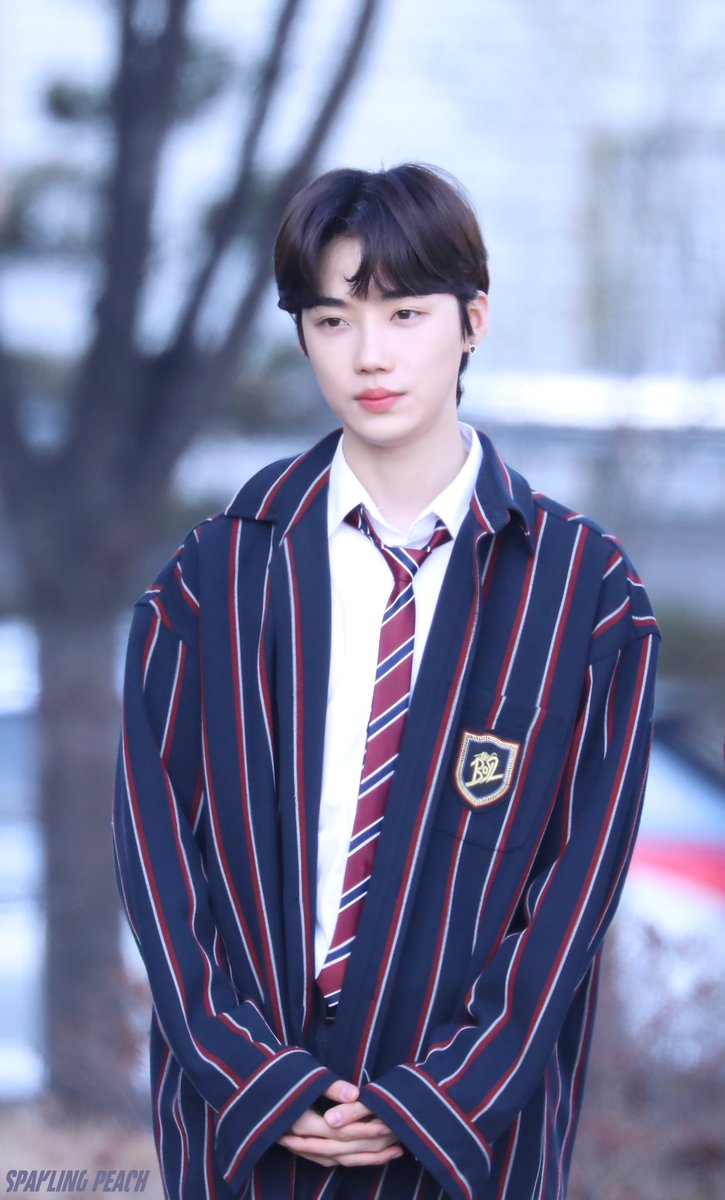 S_Peach_NEW's tweet photo. 너! 무! 이! 뻐! 
손가락 뭔일이야 너무 귀여워 진챠

#더보이즈 #THEBOYZ #뉴 #NEW #최찬희 https://t.co/PAzXy5Y6qB