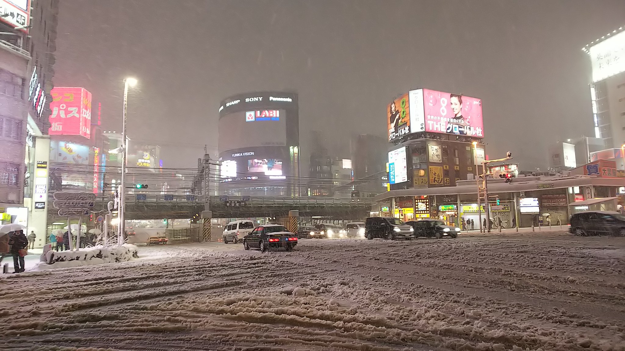 画像 新宿と雪 新宿 雪 雪だるま作らなきゃ T Co Jyf53fkhfr まとめダネ