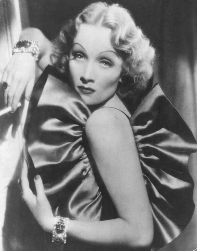 filmdialogueone's tweet photo. #ArchivePresents #MarleneDietrich in #ManonLescaut starring #LyaDePutti 1926 - Excerpt from Film is now on our @YouTube channel https://t.co/alAW5l77ld https://t.co/pFj6DNg47u