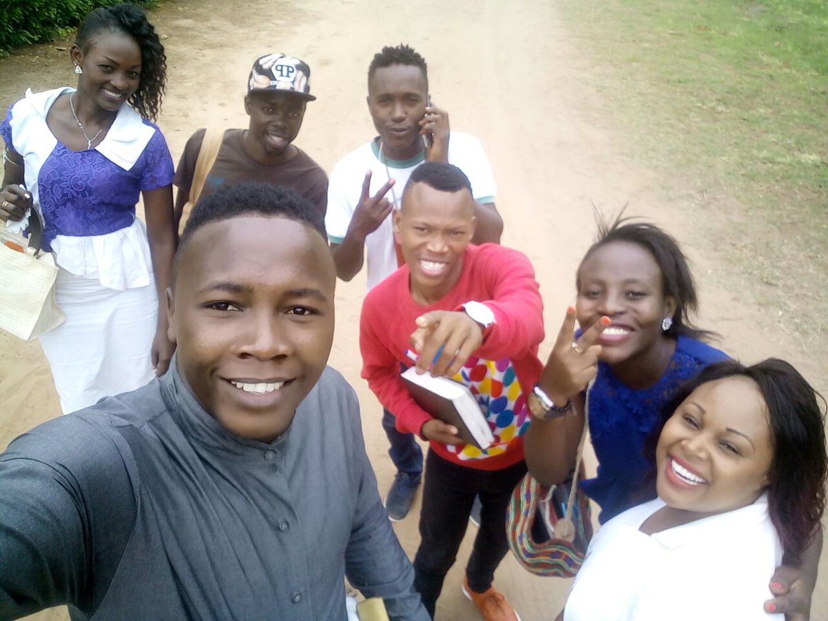 princeofyb's tweet photo. what a blessed day we had Jana at shimo la tewa prison it's was lit 10PRISONERS GAVE THEIR LIVES TO CHRIST glory to God and if jesus the son of God has set them free then indeed they are free 
#mtotowamfalme
#teamYB
#IAMWHOGODSAYSIAM
#davydee
#babjeezchosen https://t.co/4kmlb5AF36