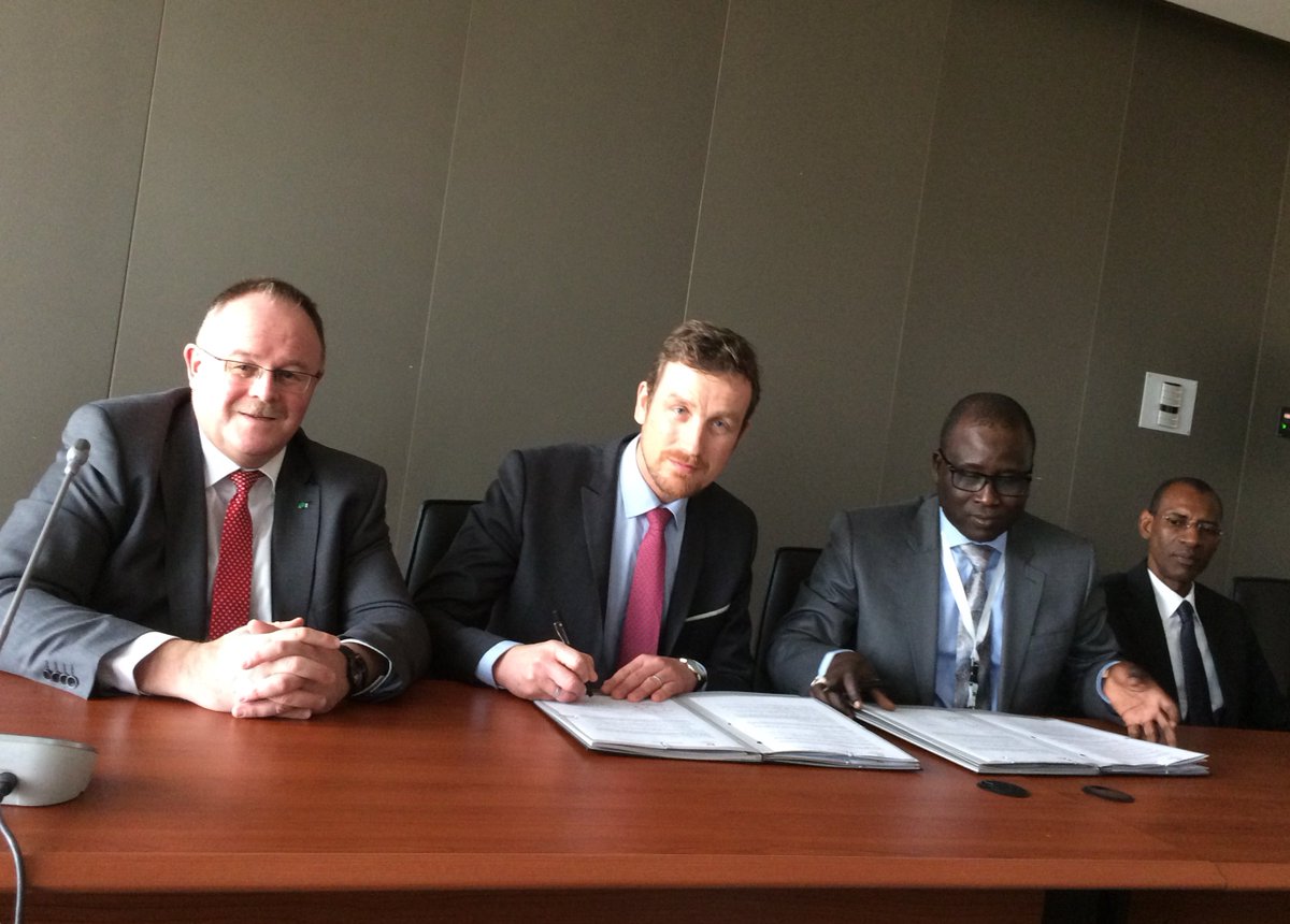 MFA_Lu's tweet photo. Dans le cadre de la Business Partnership Facility #Luxmobility signe un protocole d’accord avec le 🇸🇳 pour le projet "save lives" - promotion de la sécurité routière au #Sénégal #BPF #Luxaid #RSchneider https://t.co/rRujYeqCyF