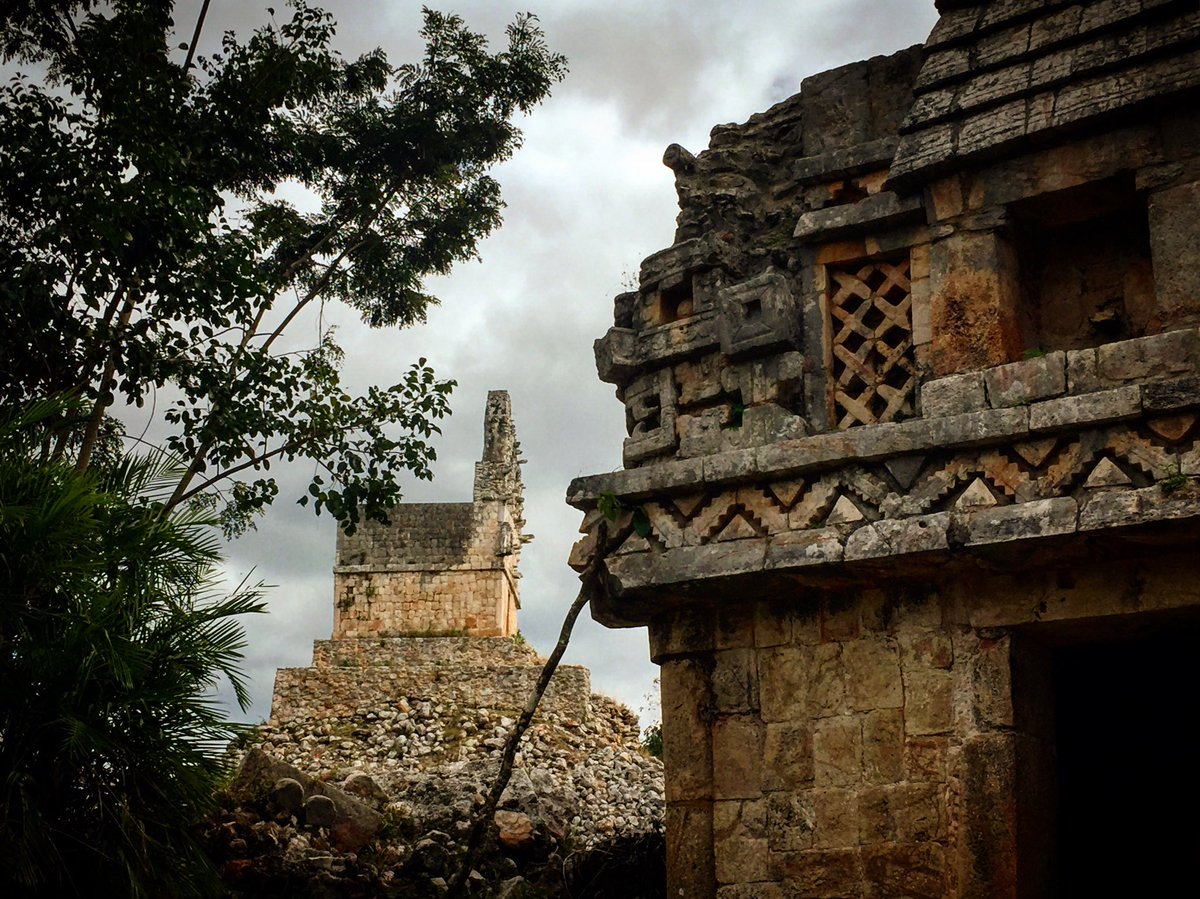 ulisesortizb's tweet photo. “Solo aquellos que se arriesgan a ir demasiado lejos, pueden descubrir hasta dónde pueden llegar”. #TSEliot #Labna #Yucatán #YucatánVenPorTodo #ReDescubreYucatán https://t.co/eHs5LitlFl