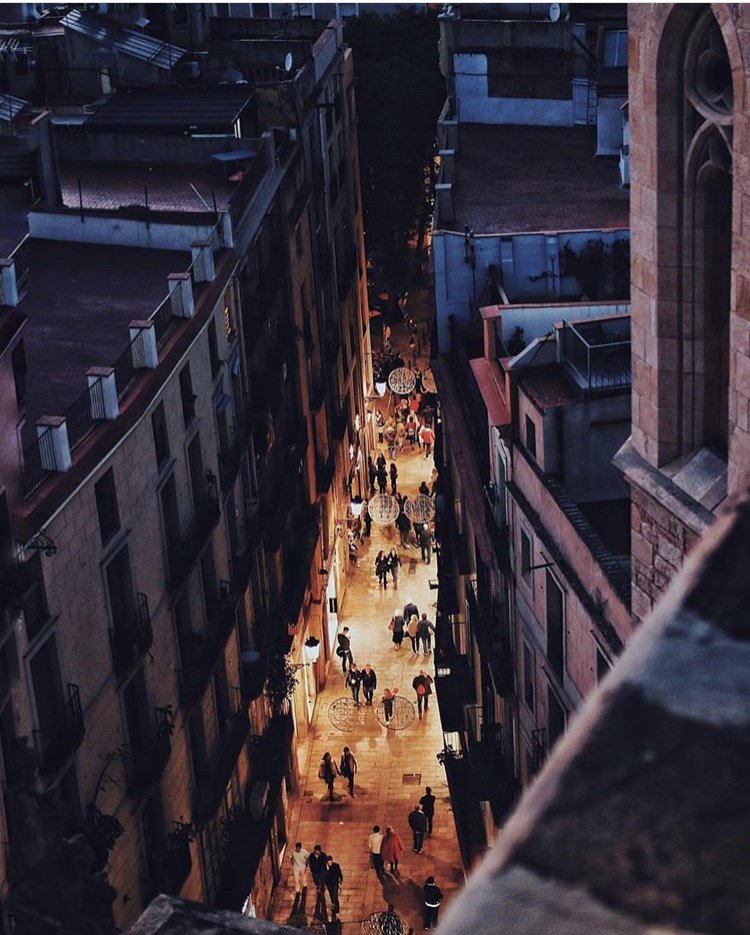 👌🏼 Momentos únicos por las calles de nuestra ciudad... 😍😍😍
‼️Lunes y Martes, CERRADO! 

📷  @piensaenverdes