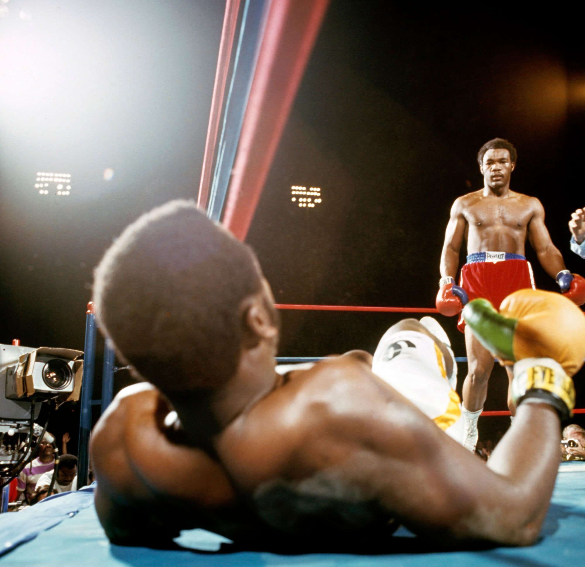 Texas Sports History On Twitter: "Today In 1973, George Foreman(37-0)  Defeats Undisputed Heavyweight Champion 'Smokin' Joe Frazier(29-0) With A  2Nd Round Knockout. In The Television Broadcast, Howard Cosell Made The  Memorable Call, "