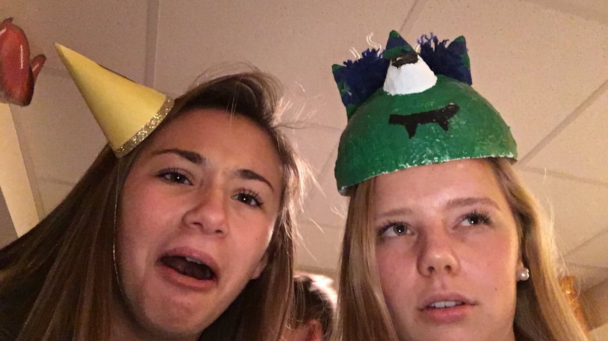 ssarahfaith's tweet photo. HAPPY BDAY HUNNY💖💖🤩🤩 #bio #nametheif #carson #waynest https://t.co/fVE1uRcsxh