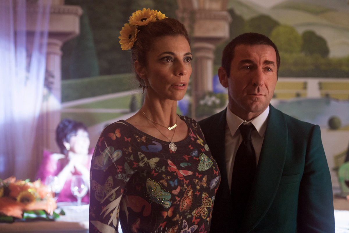 atresmediacine's tweet photo. Hoy se celebran los #PremiosFeroz. #Abracadabra opta a Mejor Película de comedia, Mejor Actor Protagonista (@atorrem) y Mejor Actriz Protagonista (Maribel Verdú). #ElBar opta a Mejor Actor de Reparto (@ordoezjaime), Música original, Mejor Cartel y Mejor Tráiler @PremiosFeroz https://t.co/nBGCEWI3Kx